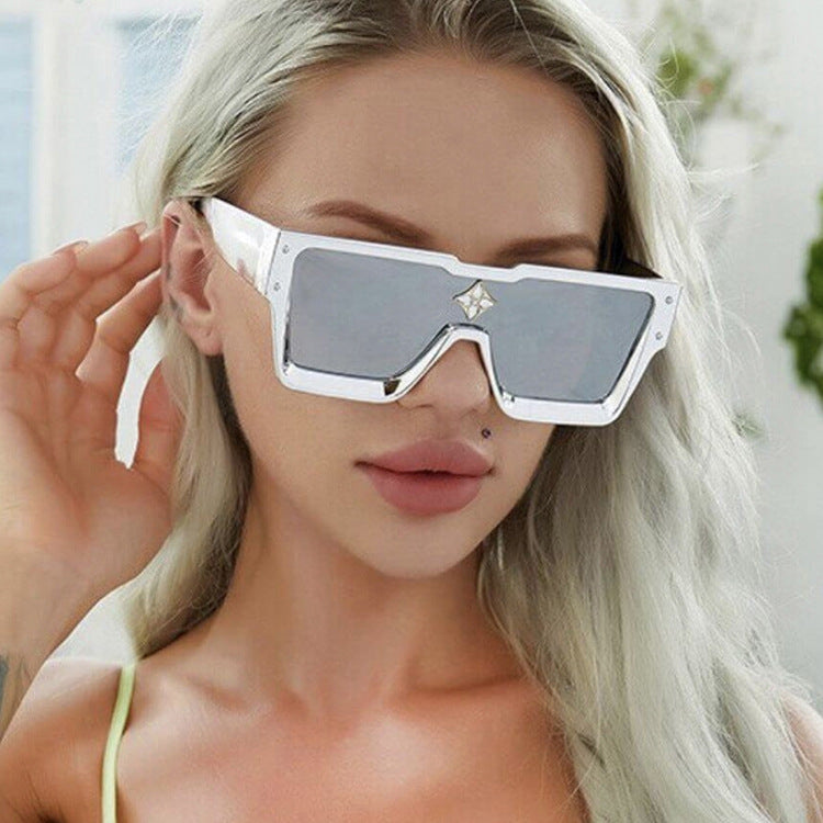 Large Frame Trendy Sunglasses